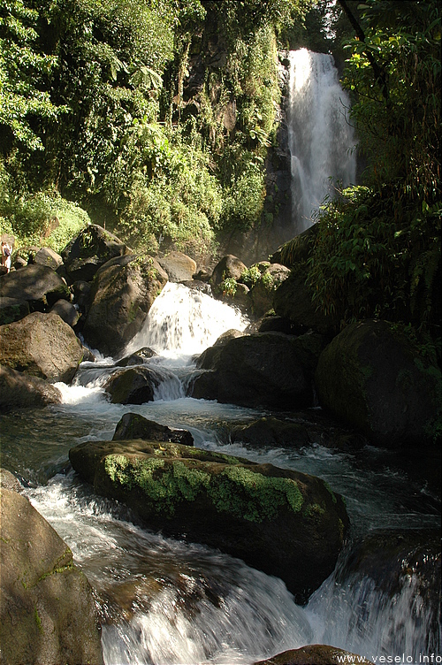 Photography. 160 jump through last pools to waterfall