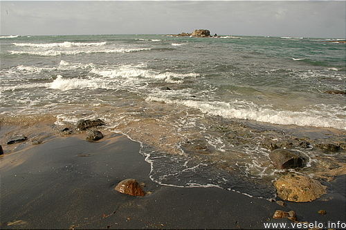 Photography. 10 black sand