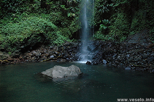 Photography. 010 Penrice green water pool